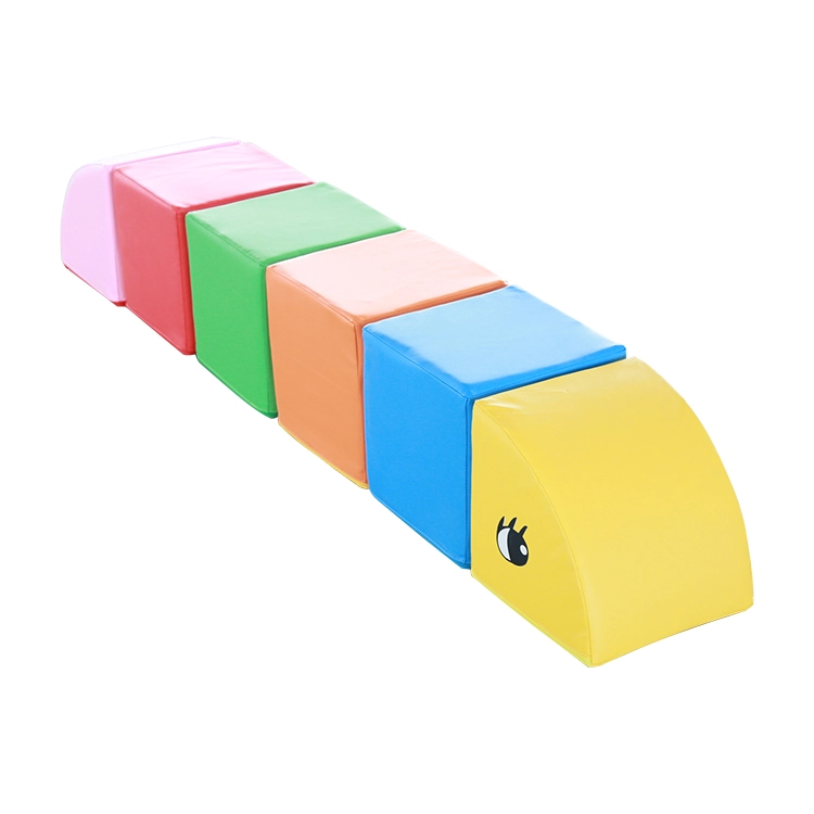 మృదువైన దీర్ఘచతురస్రాకార గొంగళి పురుగు